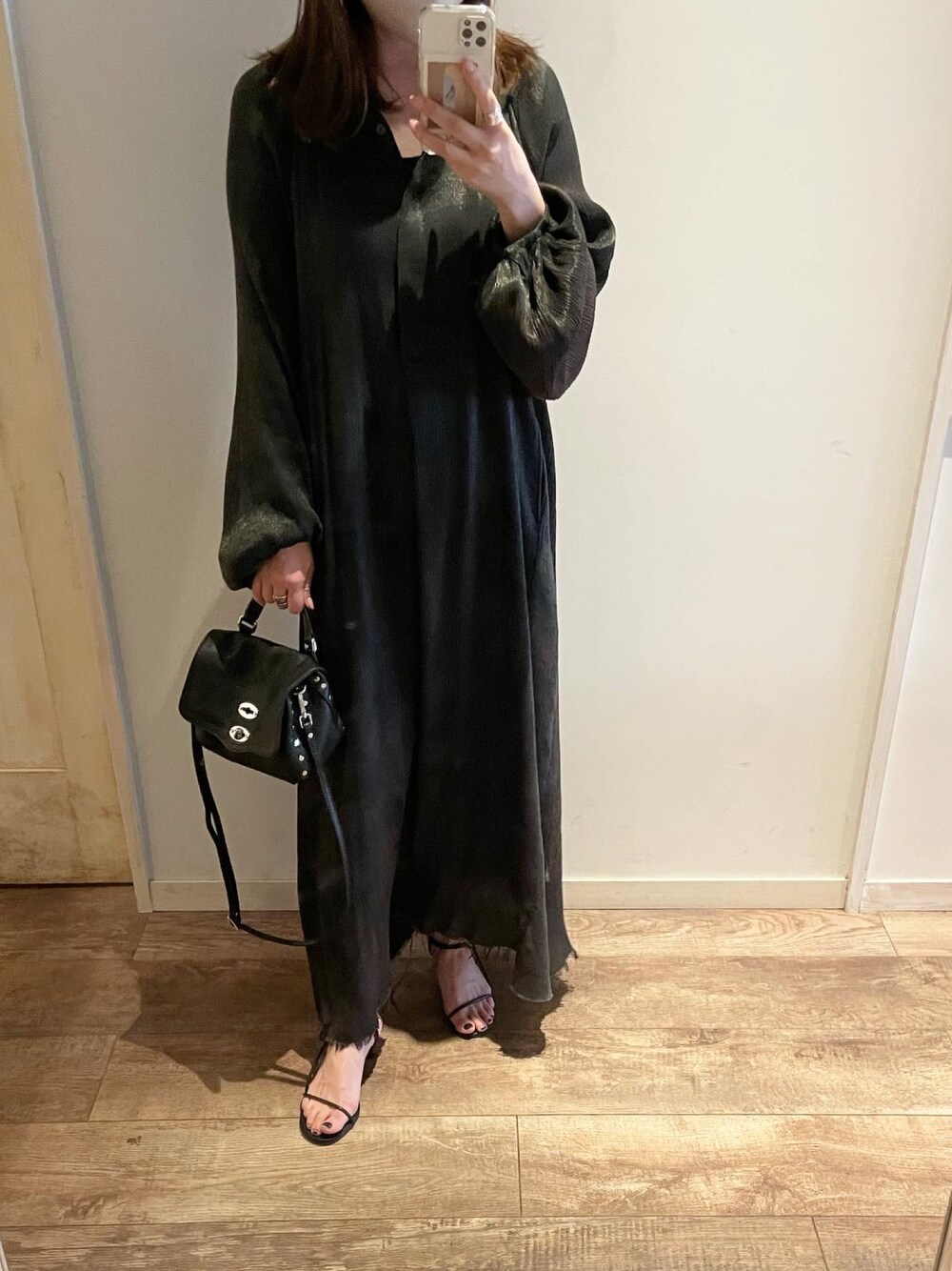 「夏コーデ、大人カジュアル、ワンピース、お出かけコーデ、低身長女子、ロングワンピース、ワンピースコーデ、ムラ染め、モノトーン」｜「ZANELLATOの【ZANELLATO】トートバッグ/POSTINA S（トートバッグ、ブラック系）」を使った、keicoさん（レディース・156cm）の夏コーディネートの1枚目の写真