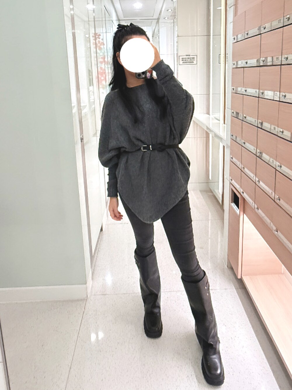 「最近のいい感じコーデ、冬、164以上に見られる女」｜「unknownのアイテム（ブーツ、ブラック系）」を使った、Regina 💜さん（レディース・164cm）の冬コーディネートの1枚目の写真