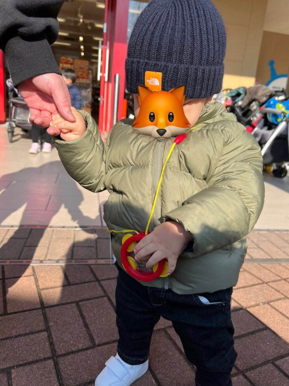 「キッズファッション、冬コーデ、男の子、男の子コーデ、1歳3ヶ月、80cm、キッズコーデ、おしゃれさんと繋がりたい」｜「THE NORTH FACEのアイテム（ニットキャップ/ビーニー、その他）」を使った、R's momさん（キッズ・80cm）の冬コーディネートの1枚目の写真