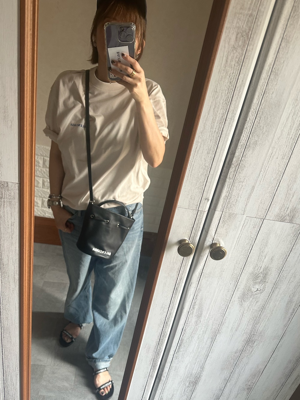 BALENCIAGAのTシャツ/カットソー（ベージュ系）を使った人気