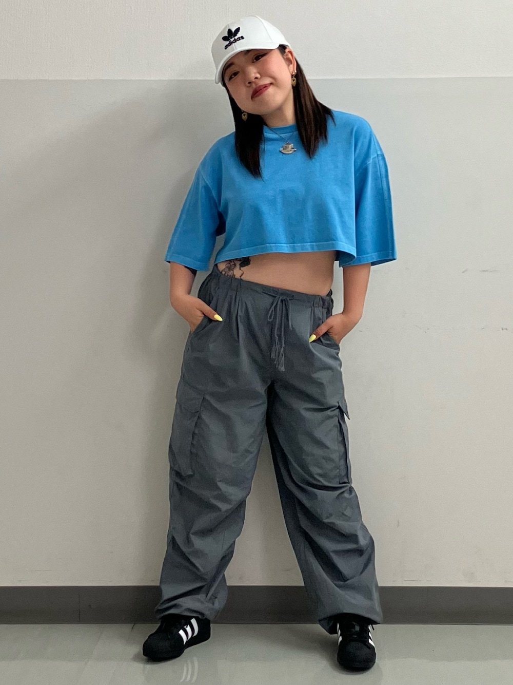 クロップTシャツ アディダスオリジナルス 新品タグ付き 確実正規