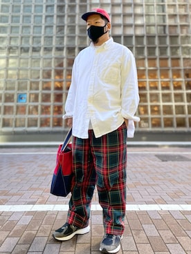 「アイテム（トートバッグ、レッド系）」を使った、SuGaKeNさん（メンズ・170cm）の秋コーディネート