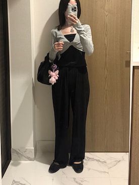 「H&M（エイチ・アンド・エム）のアイテム（トップス、グレー系）」を使った、𝘼𝙕𝙐𝙎𝘼さん（レディース・153cm）の春コーディネート