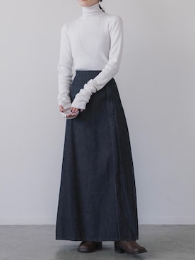 「アイテム（デニムスカート、グレー系）」を使った、𝘼𝙕𝙐𝙎𝘼さん（レディース・153cm）の秋コーディネート