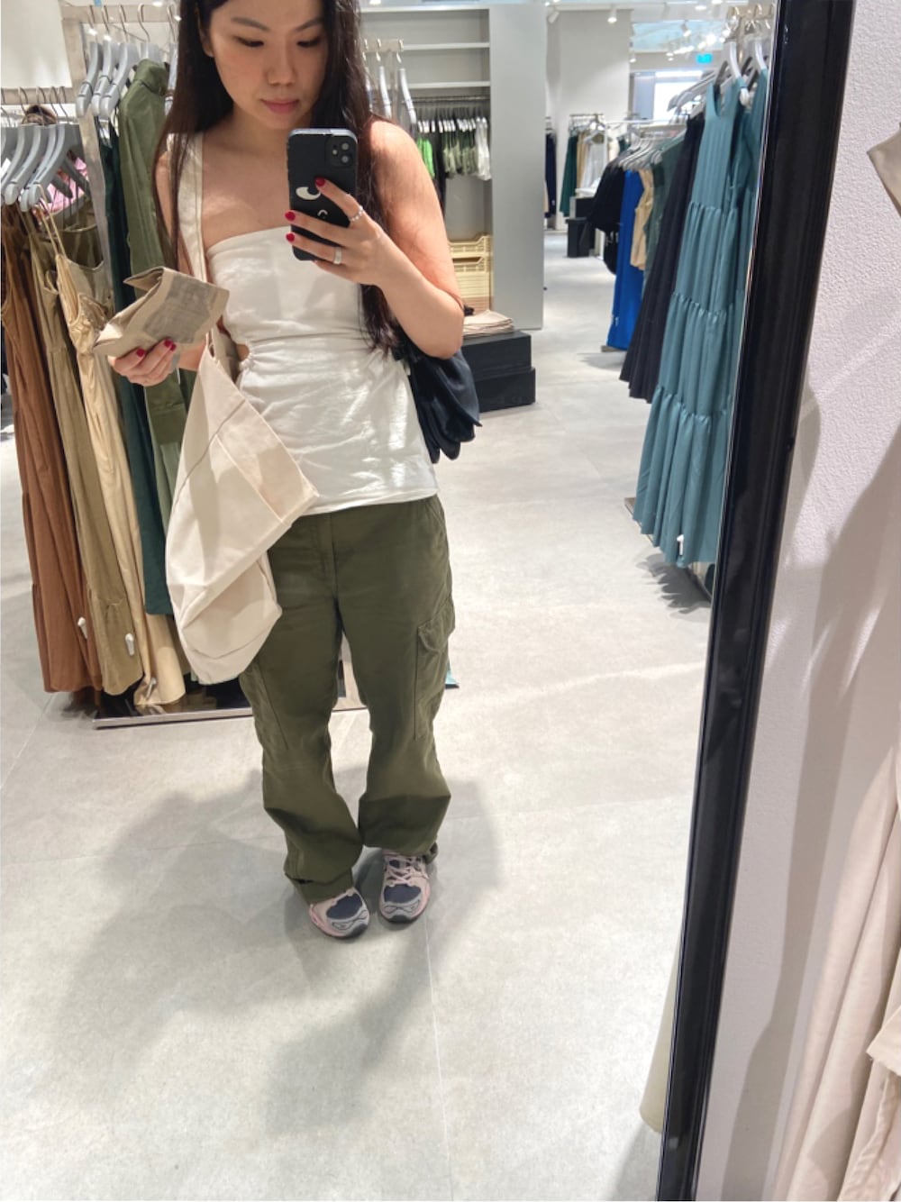 「Third Formのアイテム（チューブトップ、ホワイト系）」を使った、aglotchさん（レディース・166cm）の秋コーディネートの1枚目の写真
