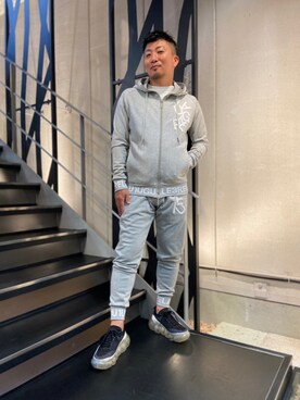 「1piu1uguale3 RELAX（ウノピュウノウグァーレトレリラックス）のアイテム（スウェットパンツ）」を使った、shigeさん（メンズ・168cm）の夏コーディネート