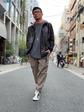 「ISAMU KATAYAMA BACKLASH（イサムカタヤマバックラッシュ）のアイテム（トップス）」を使った、shigeさん（メンズ・168cm）の春コーディネート