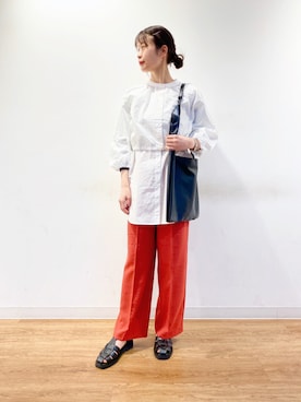 「SENSE OF PLACE by URBAN RESEARCH（センスオブプレイスバイアーバンリサーチ）のフェイクレザーマルシェバッグ（トートバッグ）」を使った、コトさん（レディース・160cm）の春コーディネート