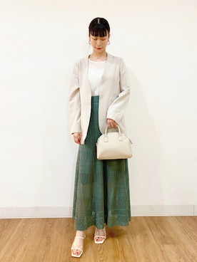 「透かし編みニット」｜「アイテム（ノーカラージャケット）」を使った、コトさん（レディース・160cm）の夏コーディネート