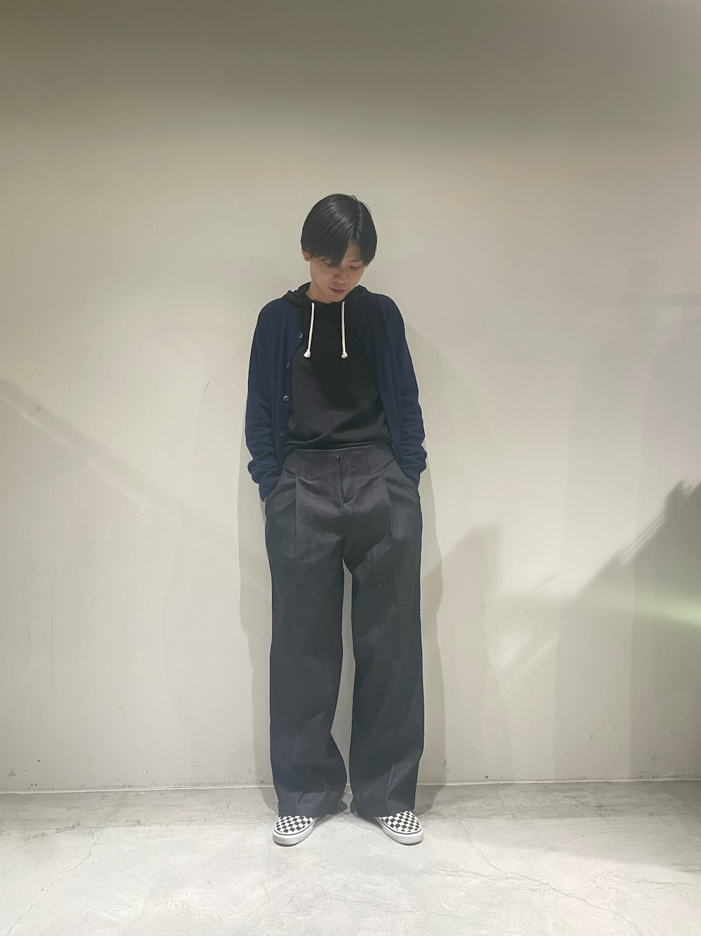 「gardenosaka、GARDEN TOKYO、冬コーデ、シンプルスタイル、秋冬コーデ、ファッションを楽しもう、レイヤードスタイル、おしゃれさんと繋がりたい、メンズファッション、ブラックコーデ、ootd、大人カジュアル」｜「CITY COUNTRY CITYのCITY COUNTRY CITY /シティーカントリーシティー /CCCｘOLDPARK FLEECE MA-1（その他アウター、その他）」を使った、シュートさん（メンズ・181cm）の冬コーディネートの1枚目の写真