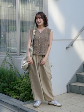 「hellam（へラム）のアイテム（パンツ）」を使った、あちょりさん（レディース・163cm）の春コーディネート