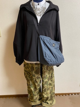 「カモフラパンツ」｜「アイテム（ブルゾン）」を使った、agiさん（レディース・163cm）の春コーディネート