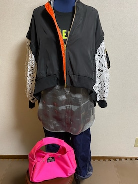「ネオンカラー」｜「アイテム（ブルゾン）」を使った、agiさん（レディース・163cm）の春コーディネート
