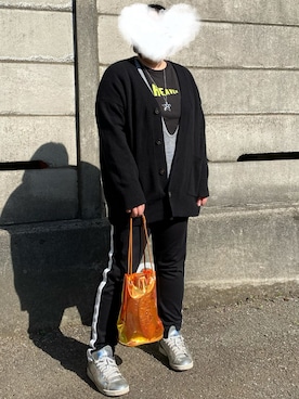 「シルバー」｜「アイテム（スウェットパンツ）」を使った、agiさん（レディース・163cm）の春コーディネート