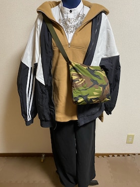 「VANQUISH（ヴァンキッシュ）のアイテム（アクセサリー）」を使った、agiさん（レディース・163cm）の春コーディネート