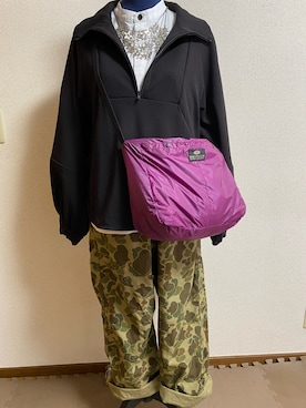 「カモフラパンツ」｜「アイテム（ブルゾン）」を使った、agiさん（レディース・163cm）の春コーディネート
