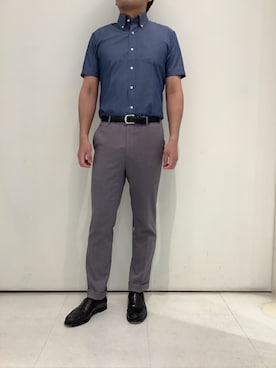 「TOKYO SHIRTS（トウキョウシャツ）の形態安定ノンアイロン ボタンダウン 半袖ビジネスワイシャツ（ビジネスシャツ、ブルー系）」を使った、BRICK HOUSE シャツ工房 大和郡山イオンモール店さん（メンズ・176cm）の春コーディネート