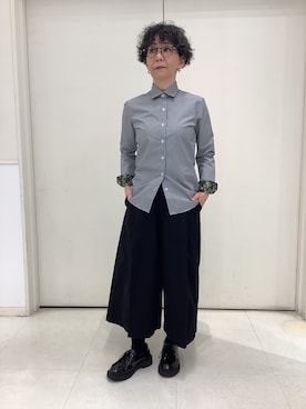 「アイテム（ビジネスシャツ、ブラック系）」を使った、BRICK HOUSE シャツ工房 大和郡山イオンモール店さん（レディース・153cm）の春コーディネート