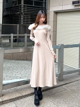 「EATME（イートミー）のアイテム（アクセサリー）」を使った、帆乃佳さん（レディース・164cm）の秋コーディネート