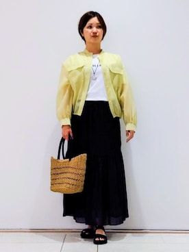 「INDIVI（インディヴィ）の【洗える／きれいめ】デニム風シアーティアードスカート（スカート、ブルー系）」を使った、gissyさん（レディース・161cm）の夏コーディネート