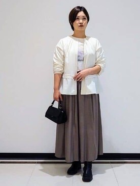 「INDIVI（インディヴィ）の【UVケア／撥水】ドロストペプラムブルゾン（ブルゾン、ホワイト系）」を使った、gissyさん（レディース・161cm）の秋コーディネート