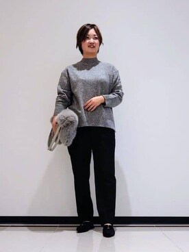 「INDIVI（インディヴィ）の【冬ニット人気NO．1！／カシミヤ混】ミドルゲージハイネックニット（ニット/セーター、グレー系）」を使った、gissyさん（レディース・161cm）の冬コーディネート