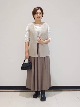 「INDIVI（インディヴィ）のレザー調ギャザースカート（スカート、グリーン系）」を使った、gissyさん（レディース・161cm）の秋コーディネート