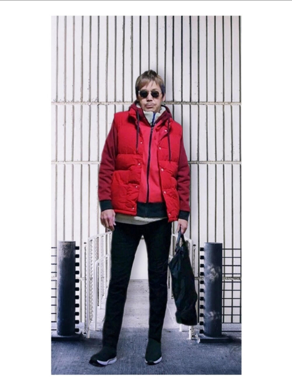 「H&Mのアイテム（ジャージ、レッド系）」を使った、⁡निरवाणさん（メンズ・181cm）の冬コーディネートの1枚目の写真