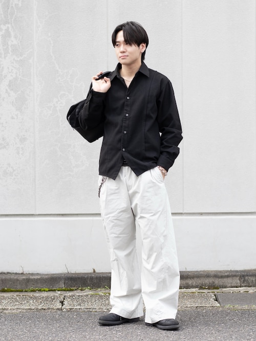 「WYM LIDNM(ウィム バイ リドム)のHIGH COUNT COTTON CURVED SLACKS(スラックス)」を使った、ともきさん(メンズ・168cm)の秋コーディネート