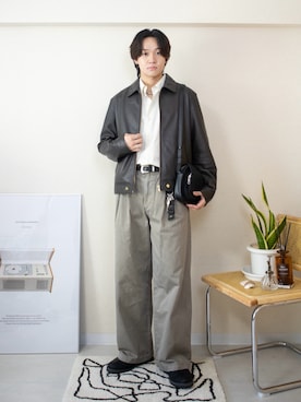 「TORY LEATHER（トリーレザー）のアイテム」を使った、ともきさん（メンズ・168cm）の春コーディネート