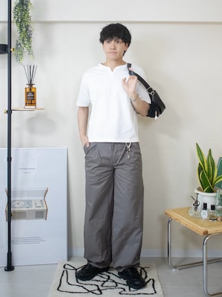 「Parts Lab.(パーツラボ)の【Parts Lab.】Functional Cool V-Crewneck Tee / 機能性VネッククルーネックTシャツ(接触冷感+吸水速乾)(Tシャツ/カットソー)」を使った、ともきさん(メンズ・168cm)の春コーディネート