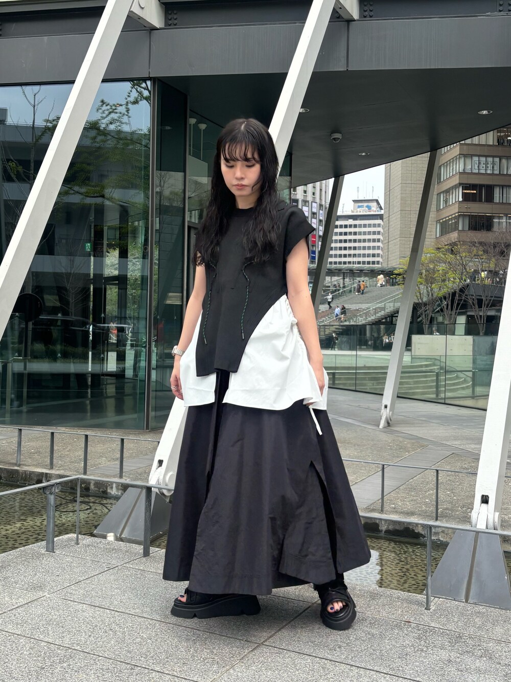 UN3D.（アンスリード）の「IRREGULAR HEM SK / イレギュラーヘム  