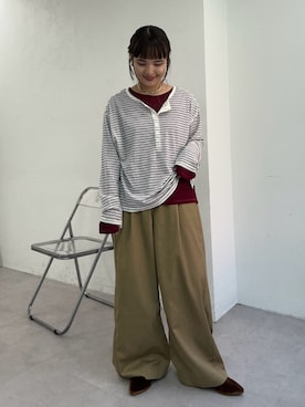 「アイテム（デニムパンツ、ベージュ系）」を使った、YOSHIEさん（レディース・156cm）の秋コーディネート