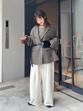「アイテム（ボディバッグ/ウエストポーチ）」を使った、YOSHIEさん（レディース・156cm）の秋コーディネート