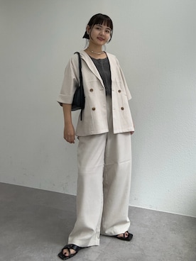 「アイテム（スラックス）」を使った、YOSHIEさん（レディース・156cm）の夏コーディネート