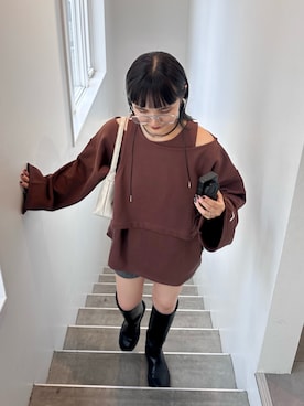 「アイテム（スウェット）」を使った、YOSHIEさん（レディース・156cm）の秋コーディネート