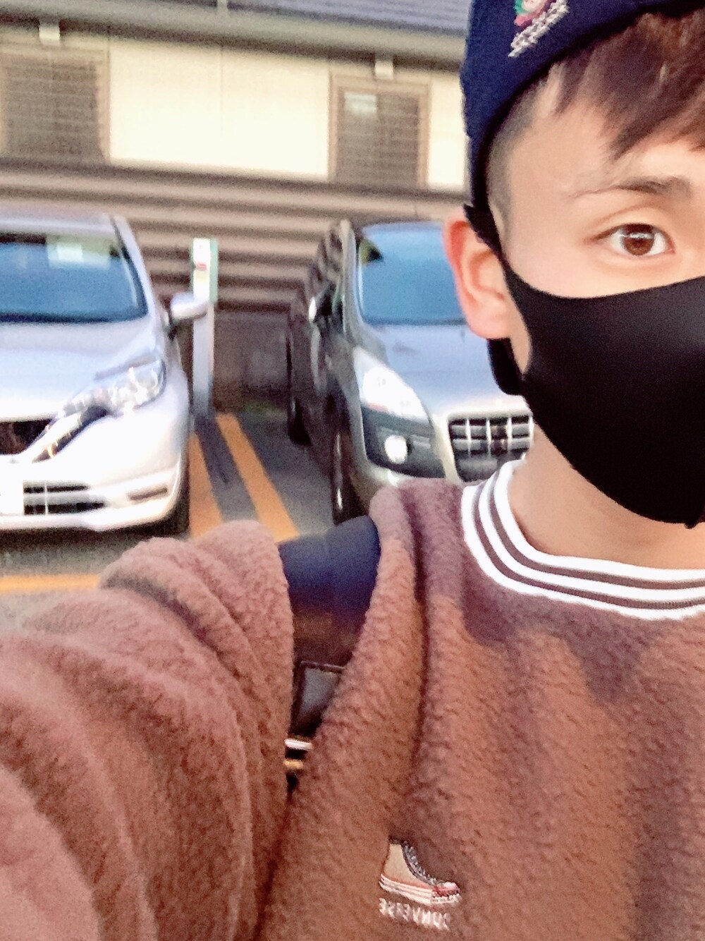 「秋服、キャップ」｜「CONVERSEのアイテム（スウェット、ブラウン系）」を使った、onesei0725さん（メンズ・171cm）の秋コーディネートの1枚目の写真