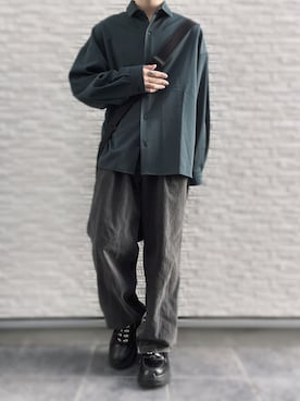 「緑」｜「アイテム（デニムパンツ）」を使った、KAZUMA/西一真さん（メンズ・161cm）の秋コーディネート
