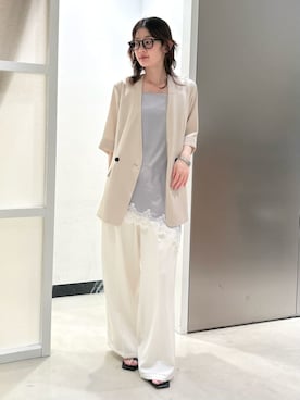 「MIESROHE（ミースロエ）のUVカットサテンワイドパンツ（その他パンツ、ホワイト系）」を使った、MIESROHEさんの春コーディネート