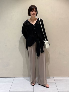 「MIESROHE（ミースロエ）の【洗える】テンセルリネンシアーニットカーデ（カーディガン/ボレロ、ブラック系）」を使った、MIESROHEさんの夏コーディネート