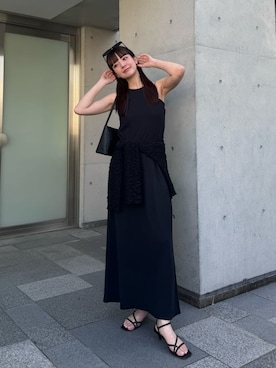 「MIESROHE（ミースロエ）のレザートングストラップサンダル（Sandals、ブラック系）」を使った、MIESROHEさんの夏コーディネート