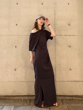 「MIESROHE（ミースロエ）の【MIESROHE|NEW ERA】キャップ（キャップ、ベージュ系）」を使った、MIESROHEさんの夏コーディネート