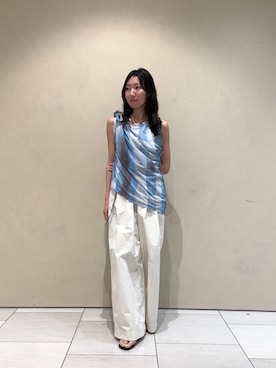 「MIESROHE（ミースロエ）の【洗える・撥水】ベルト付き撥水タックパンツ（Pants、ホワイト系）」を使った、MIESROHEさんの春コーディネート