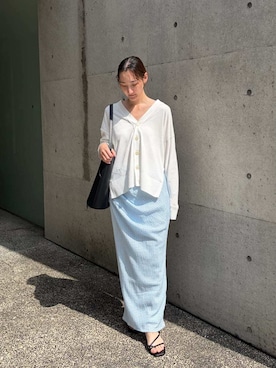 「MIESROHE（ミースロエ）のブルーゼイージードレープスカート（スカート、ブルー系）」を使った、MIESROHEさんの春コーディネート