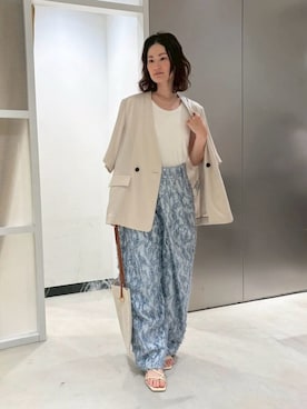 「MIESROHE（ミースロエ）のNuriコラボJQパンツ（その他パンツ、ブルー系）」を使った、MIESROHEさんの春コーディネート