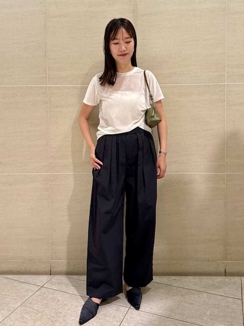 新品【MIESROHE ミースロエ】ワイド　ハーフ パンツ　ガウチョ　タック　黒 新品【MIESROHE ミースロエ】ワイド ハーフ パンツ ガウチョ