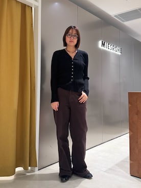 「MIESROHE（ミースロエ）の【洗える】裾折り返しストレートデニム（デニムパンツ、ブラウン系）」を使った、MIESROHEさんの夏コーディネート