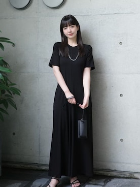 「MIESROHE（ミースロエ）のレザートングストラップサンダル（サンダル、ブラック系）」を使った、MIESROHEさんの夏コーディネート