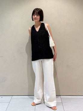 「MIESROHE（ミースロエ）のレザーワンハンドルバッグ（ハンドバッグ、ホワイト系）」を使った、MIESROHEさんの夏コーディネート