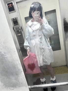 「アイテム（スマホケース/カバー）」を使った、こまつゆこさん（レディース・161cm）の秋コーディネート